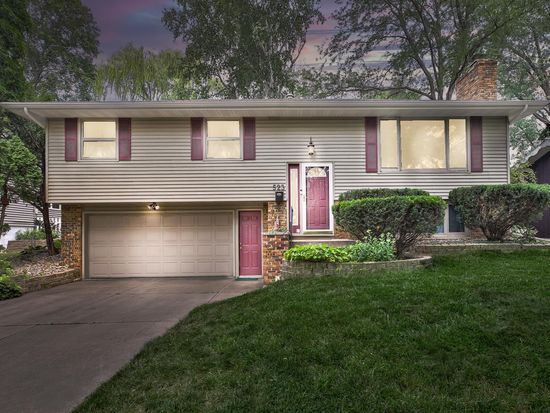 523 26th St NW, Rochester, MN 55901