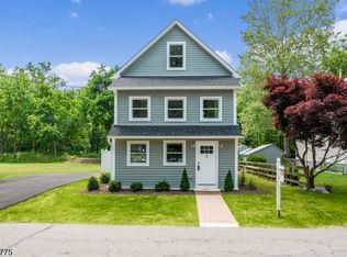 6 Brook St, Peapack Gladstone Boro, NJ 07977