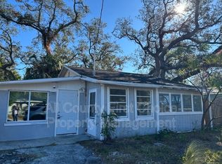 915 Ewing Ave, Clearwater, FL 33756