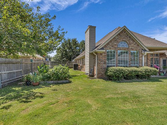 4th image of 5613 Landsdown Dr