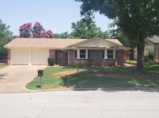1032 Calcutta St, Hurst, TX 76053