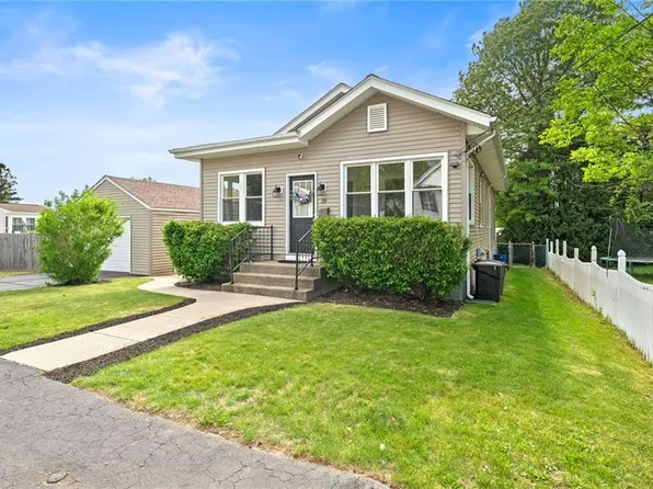 39 Sampson Ave, North Providence, RI 02911