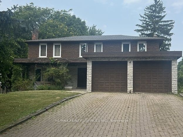 1st image of 4 Pine Ridge Ln