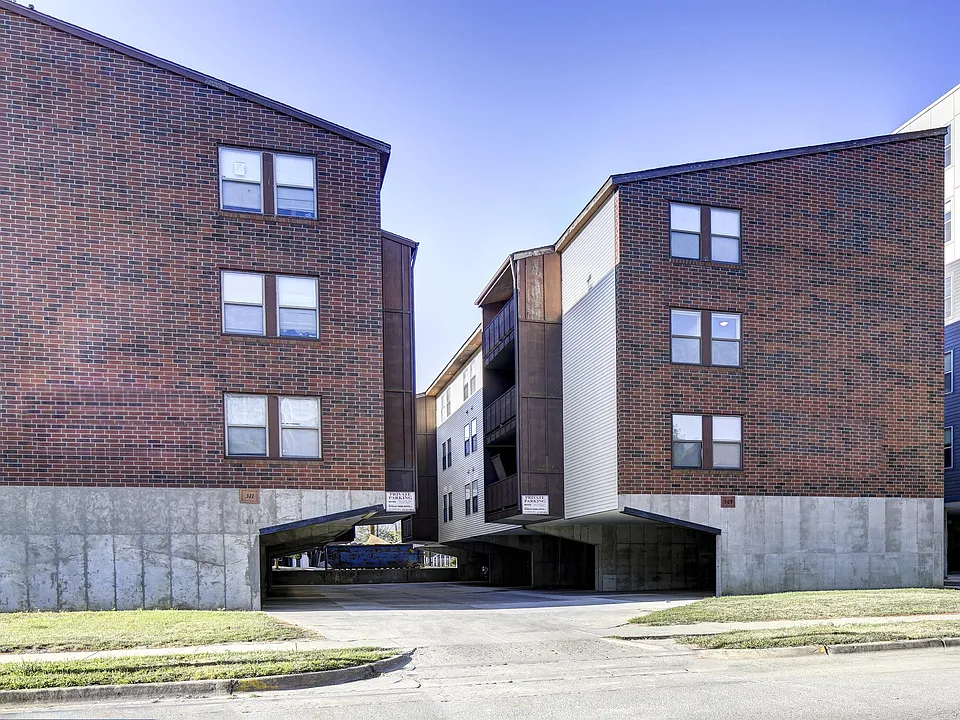 311 E Daniel St