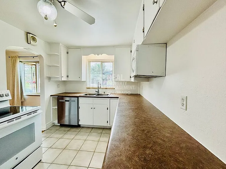 1342 Xavier St — Photo 5