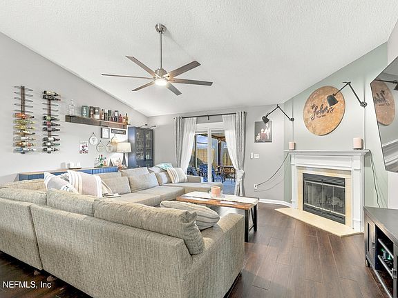 3rd image of 9423 Hunston Mill Ln