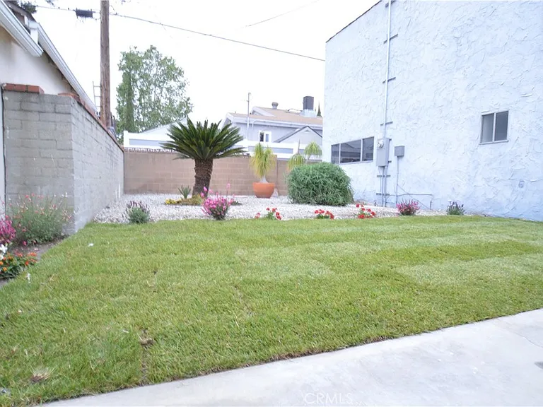 1443 N Evergreen St — Photo 11