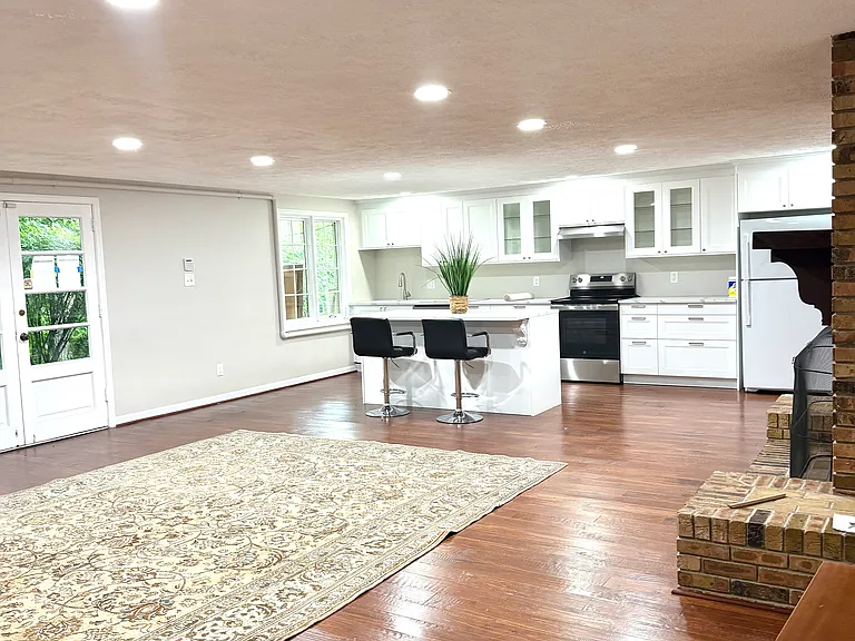 7641 Burford Dr — Photo 2