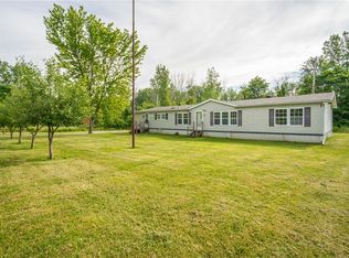 6367 Albion Rd, Oakfield, NY 14125