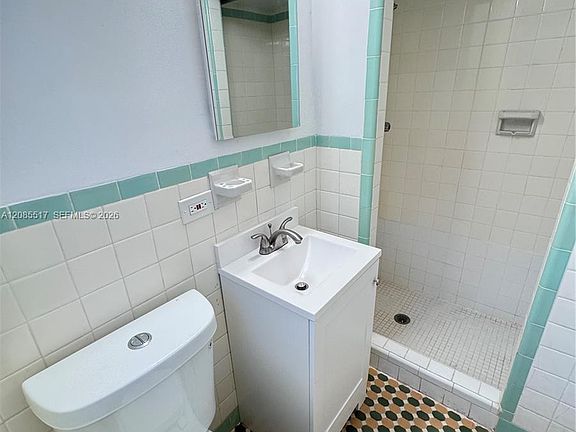 5th image of 2652 SW 23rd Ave