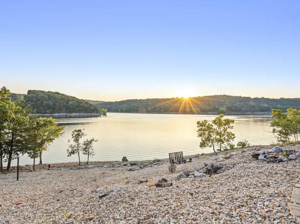 150 Sherwood Forest Lane, Ridgedale, MO 65739