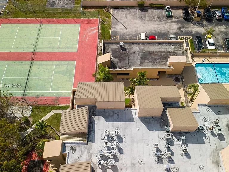 10500 SW 108th Ave #B414 — Photo 10