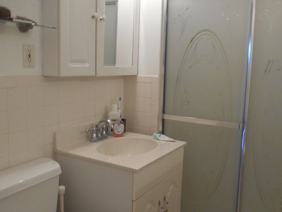 5th image of 101 Lincoln Ave APT 2H