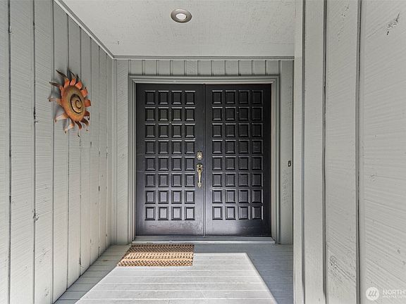 4th image of 909 30th Street NW #2C