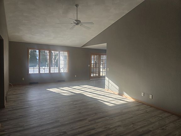 2nd image of 4242 Greenbriar Dr