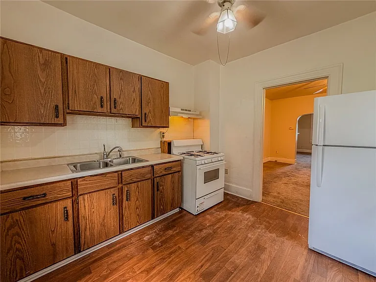 438 Glenwood Dr — Photo 15