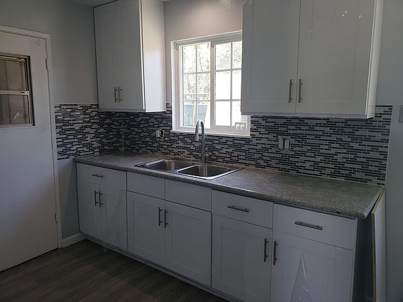 5th image of 3519 Periwinkle Ct