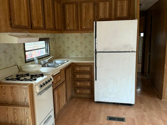 4th image of 852 Gray Squirrel Ct
