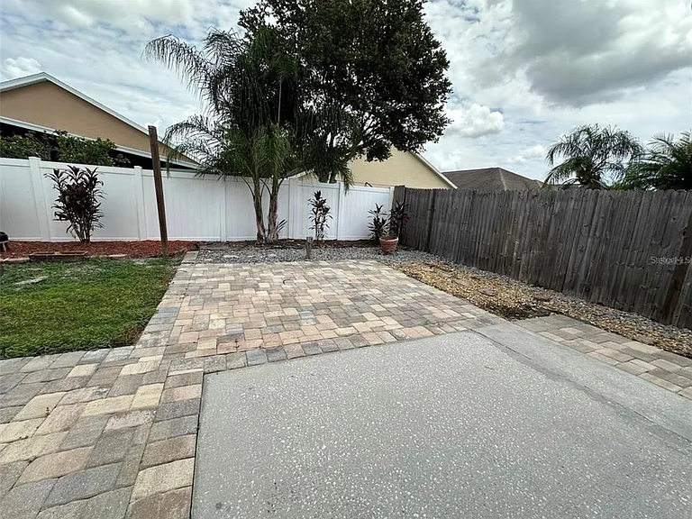 10707 Flycast Cir — Photo 33