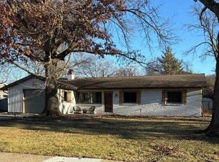 704 Eastmoor Dr, Iowa City, IA 52246