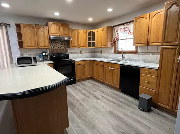 (undisclosed Address), Farmingdale, NY 11735