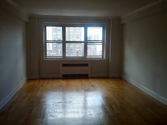 Rented by Stonehenge NYC LLC | media 132