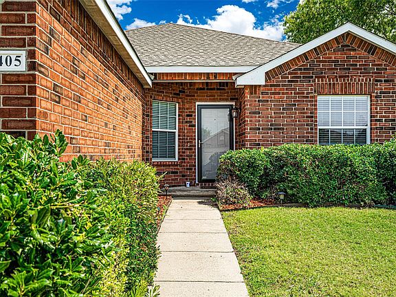 3rd image of 1405 Gordon Dr