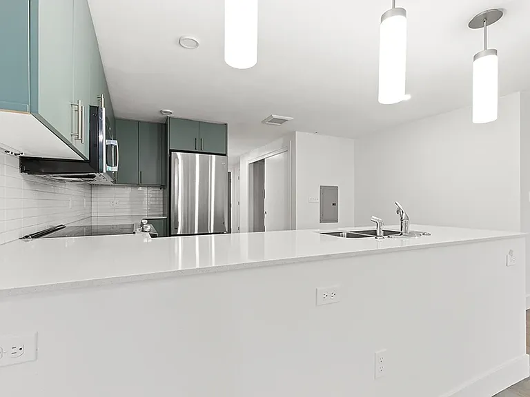 University Hill Apartments — Photo 11