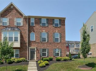 224 Thornapple Ln, Cranberry Township, PA