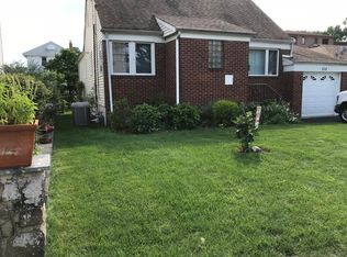 218 Warwick Ave, Fort Lee, NJ 07024