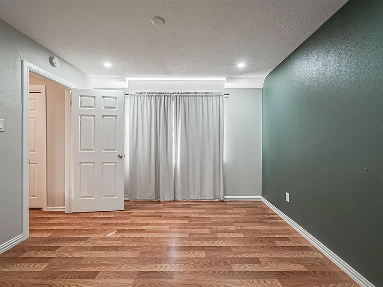 15211 Camino Del Sol Dr — Photo 33