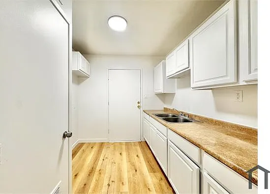 1211 Menlo Ave #1211 — Photo 6