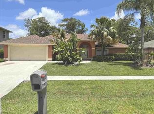 1530 Firethorn Dr, Wellington, FL 33414