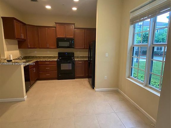 5th image of 621 SW 2nd Ter #621