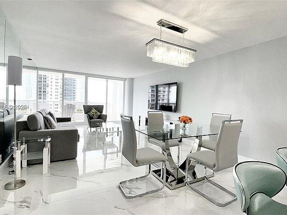 3rd image of 1717 N Bayshore Dr #A-1950
