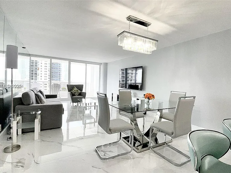 1717 N Bayshore Dr #A-1950 — Photo 3