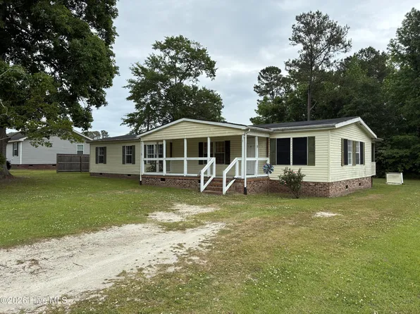 51 King Arthur Drive, Whiteville, NC 28472
