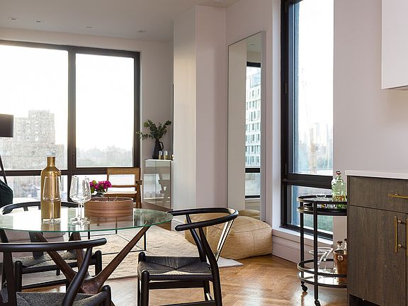 4th image of 321 Wythe Ave #407