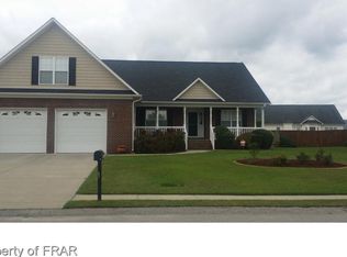 814 Running Horse Ln, Hope Mills, NC 28348