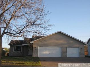 516 4th Ave E, Shakopee, MN 55379