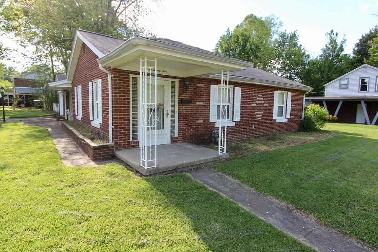 325 Polster Dr photo 1