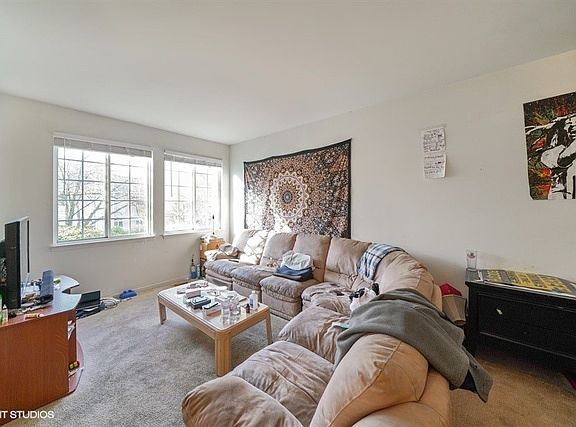 3rd image of 64 W Briarwood Dr