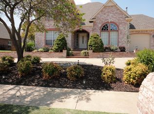 102 S 68th St, Broken Arrow, OK 74014