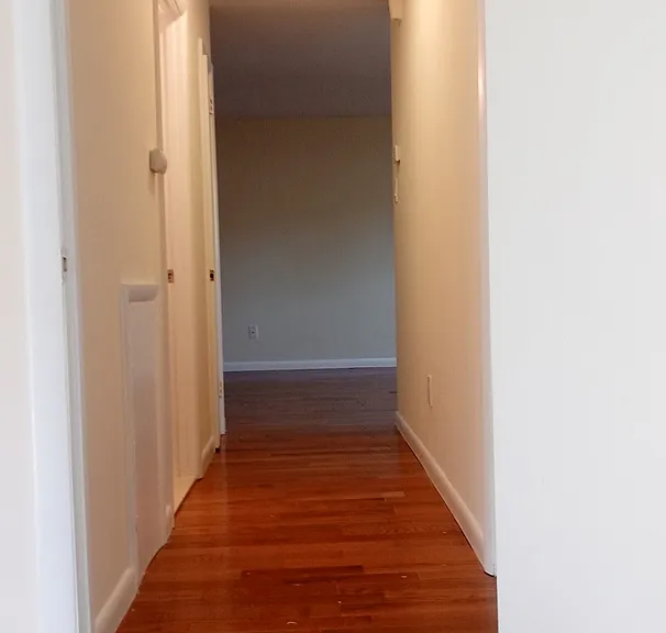 21-23 Morton Ave — Photo 15