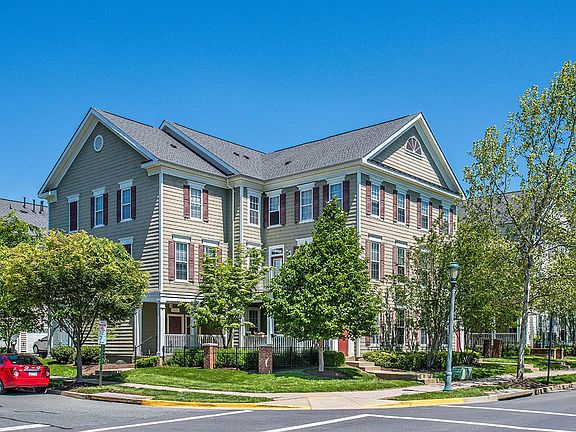 Townhomes and apartments exterior