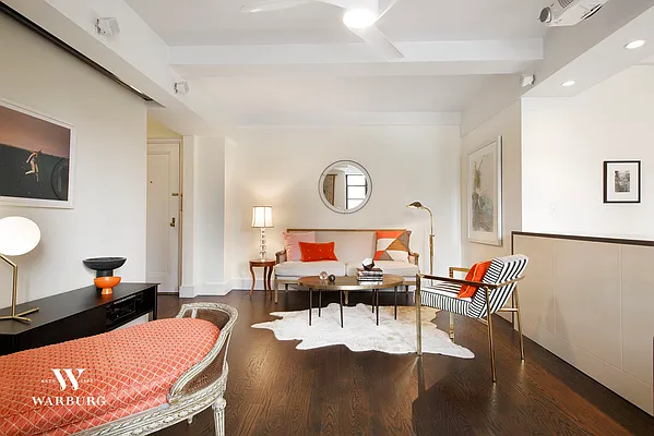 Sold by Warburg | media 1