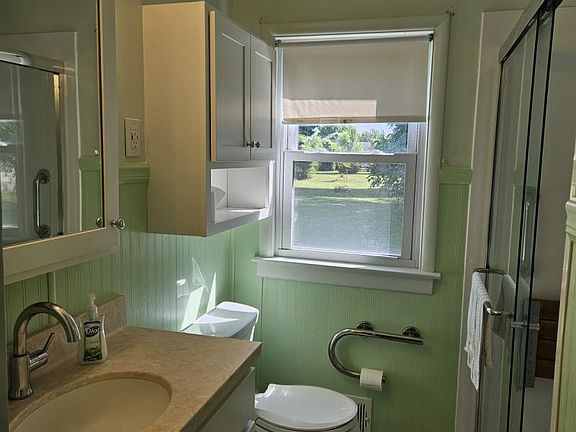 4th image of 676 E Sebewaing St