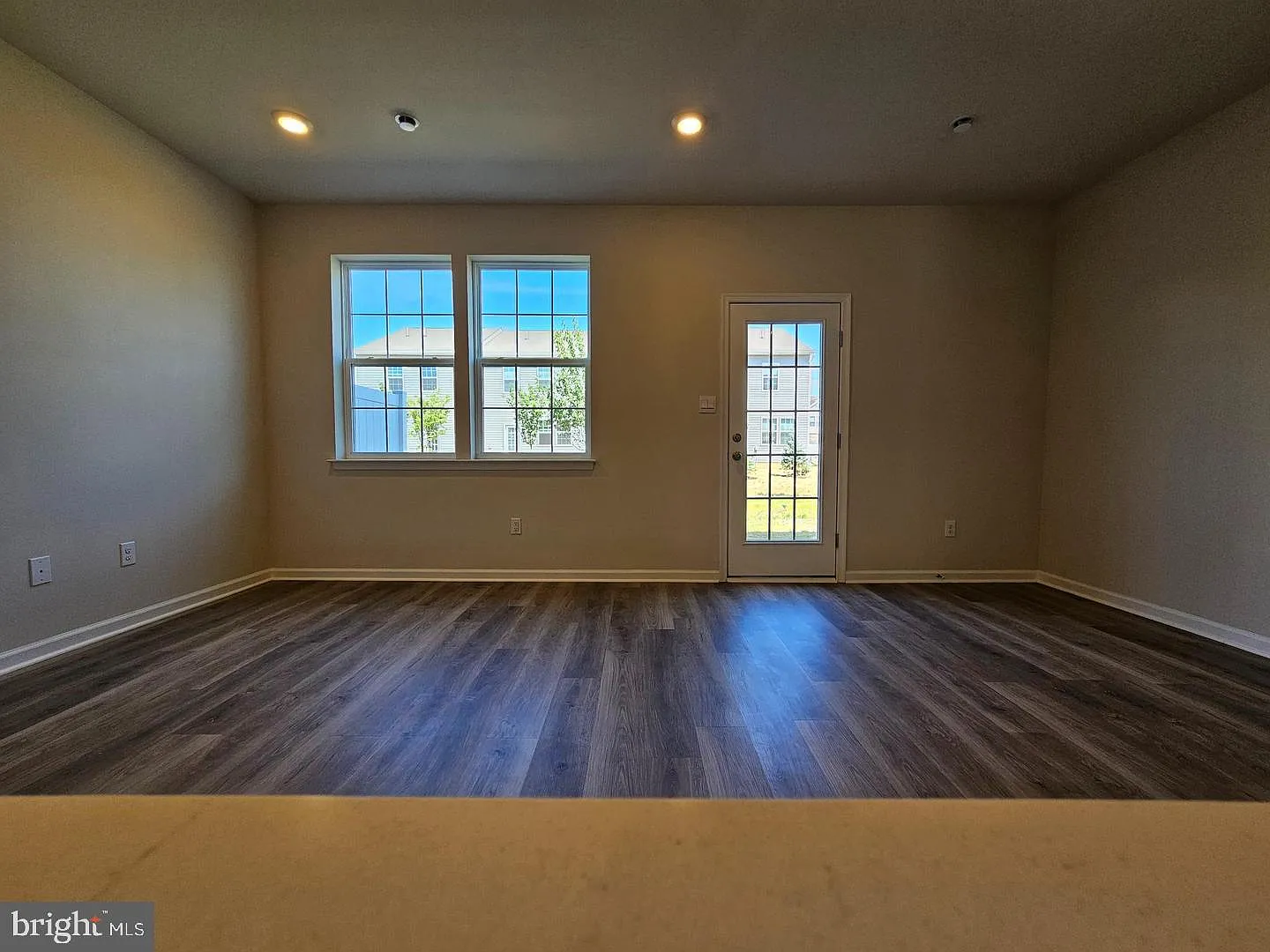 3 bed, 2.5 bath, 1500 sqft, $2,875 — Photo 4