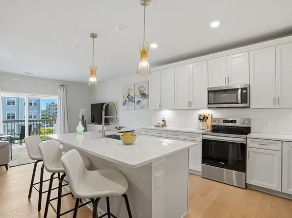 2 Codman Way #2203, Westborough, MA 01581