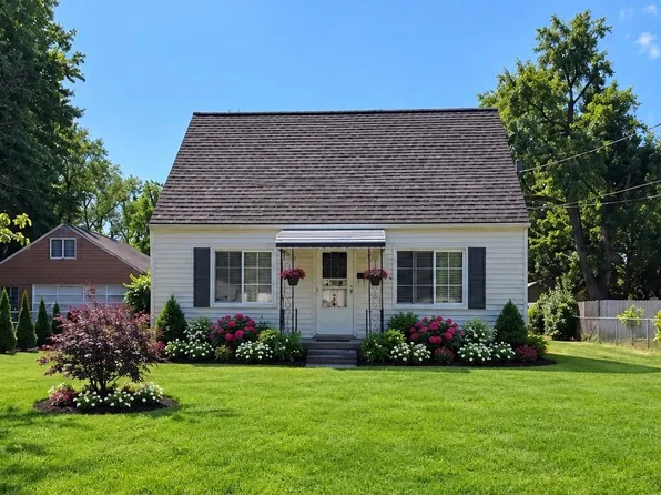 1198 Brabbs St, Burton, MI 48509